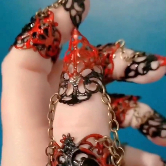 Ebony Armor - Full hand set Claw Rings Red and Black - Gothic Sz med-large 5 pcs - Picture 12 of 14